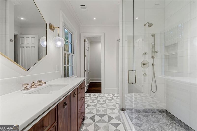 Tuxedo Park - Residential