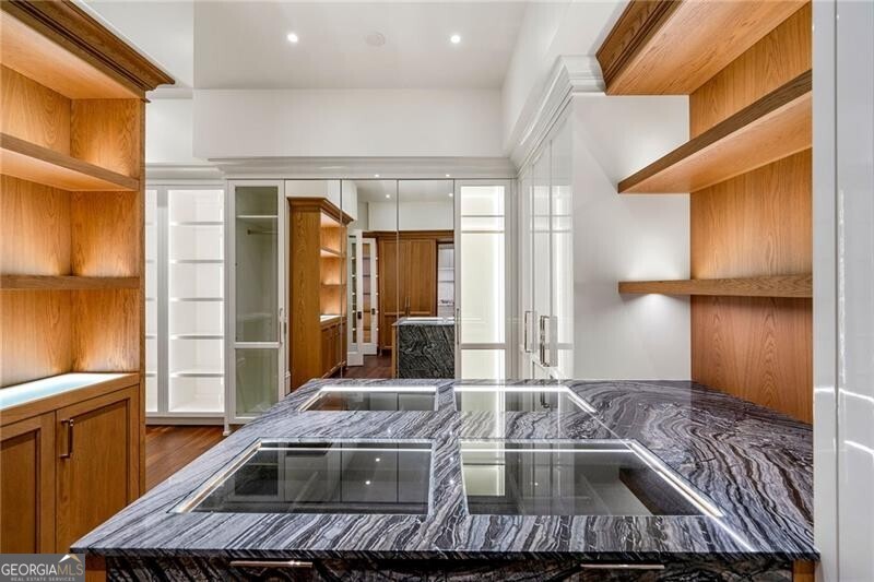Tuxedo Park - Residential