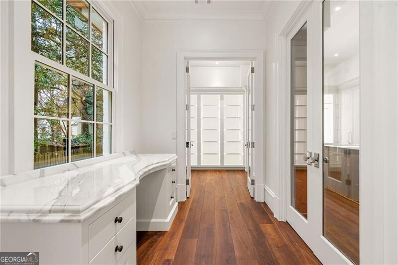 Tuxedo Park - Residential