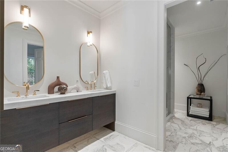 Tuxedo Park - Residential
