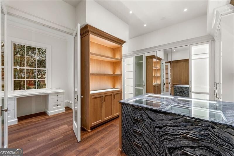 Tuxedo Park - Residential