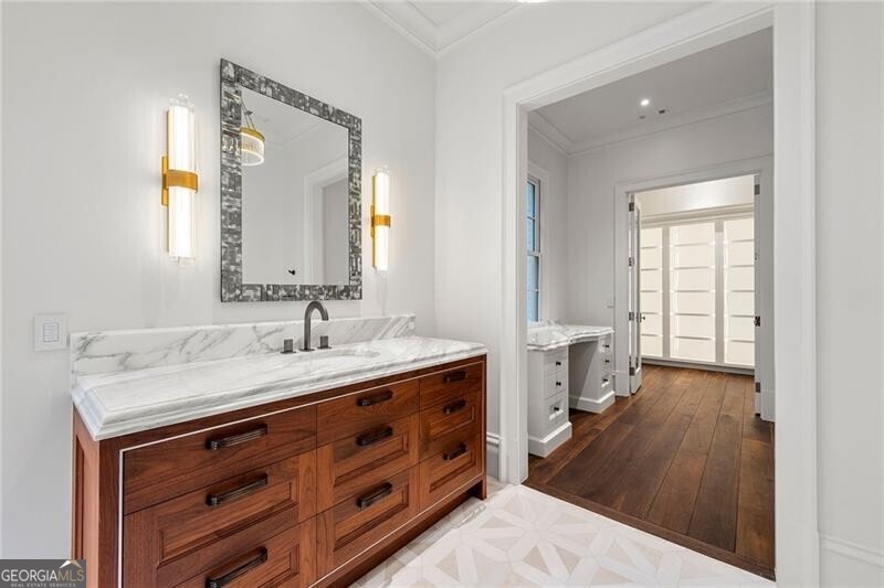 Tuxedo Park - Residential