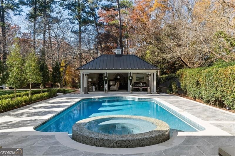 Tuxedo Park - Residential