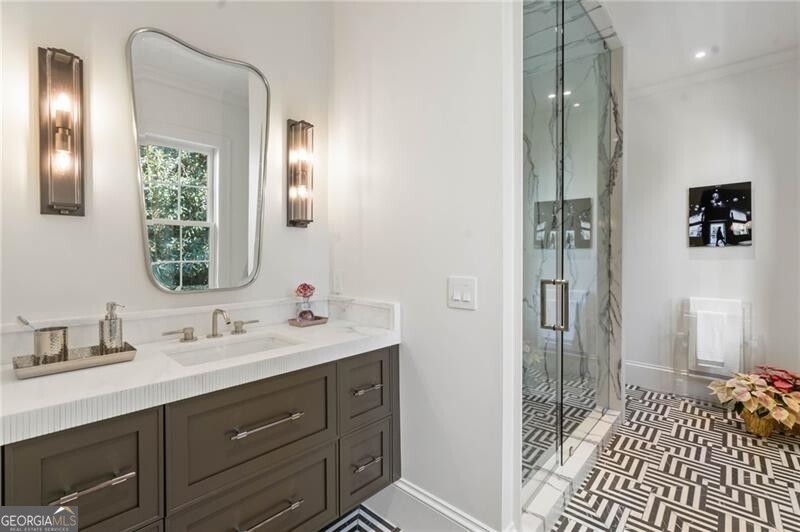 Tuxedo Park - Residential