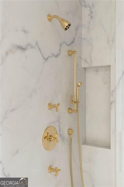 Tuxedo Park - Residential