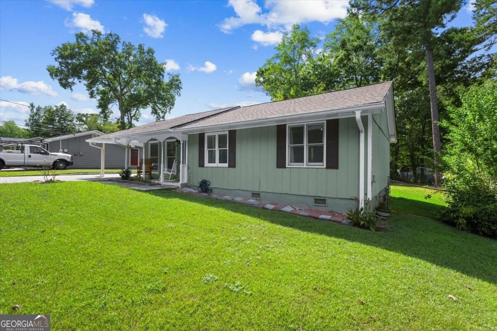 Photo of 413 Hemlock DR, Lawrenceville, GA 30046 (MLS # 10847356)