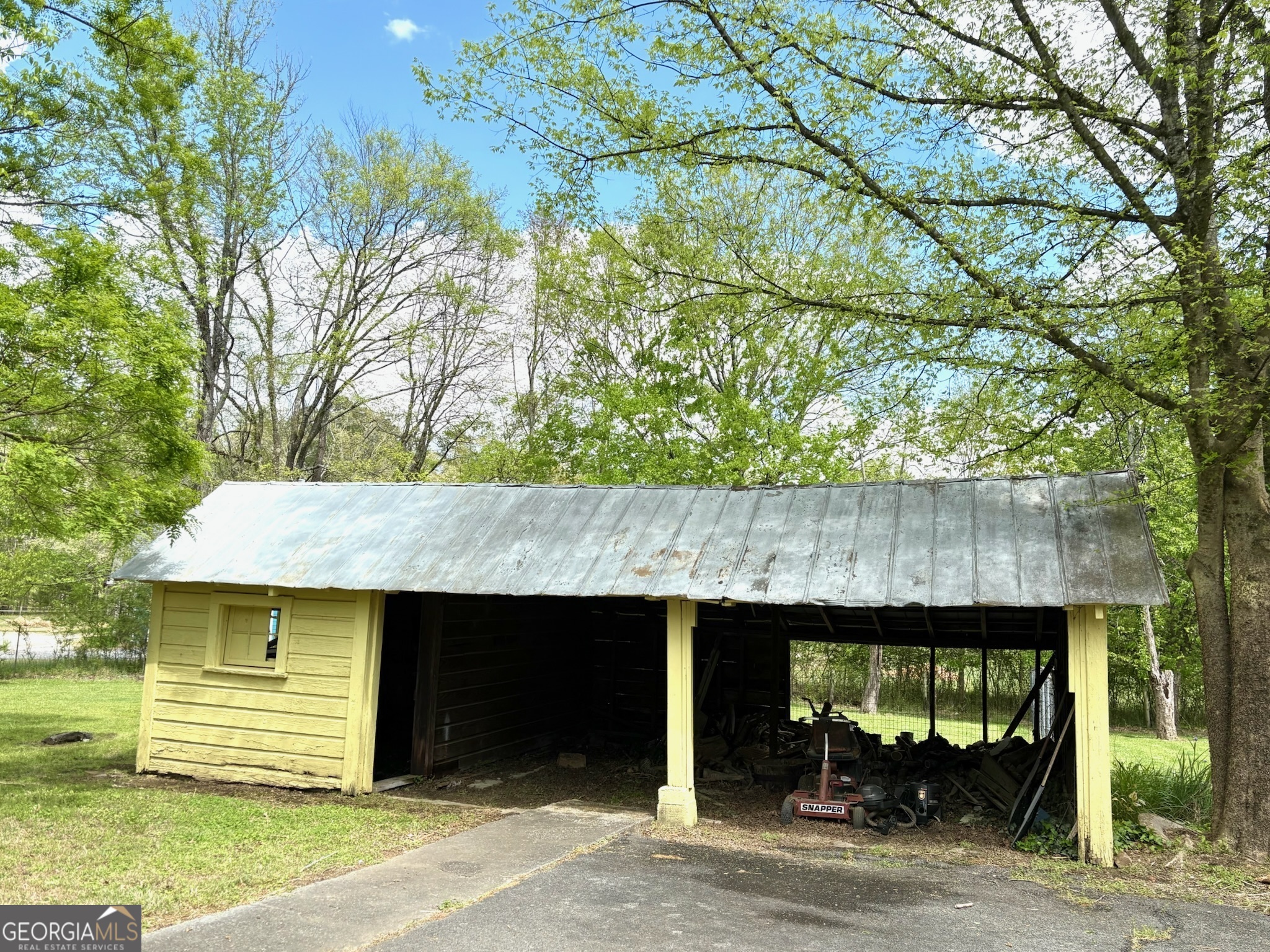 2084 Floyd Springs RD NE
