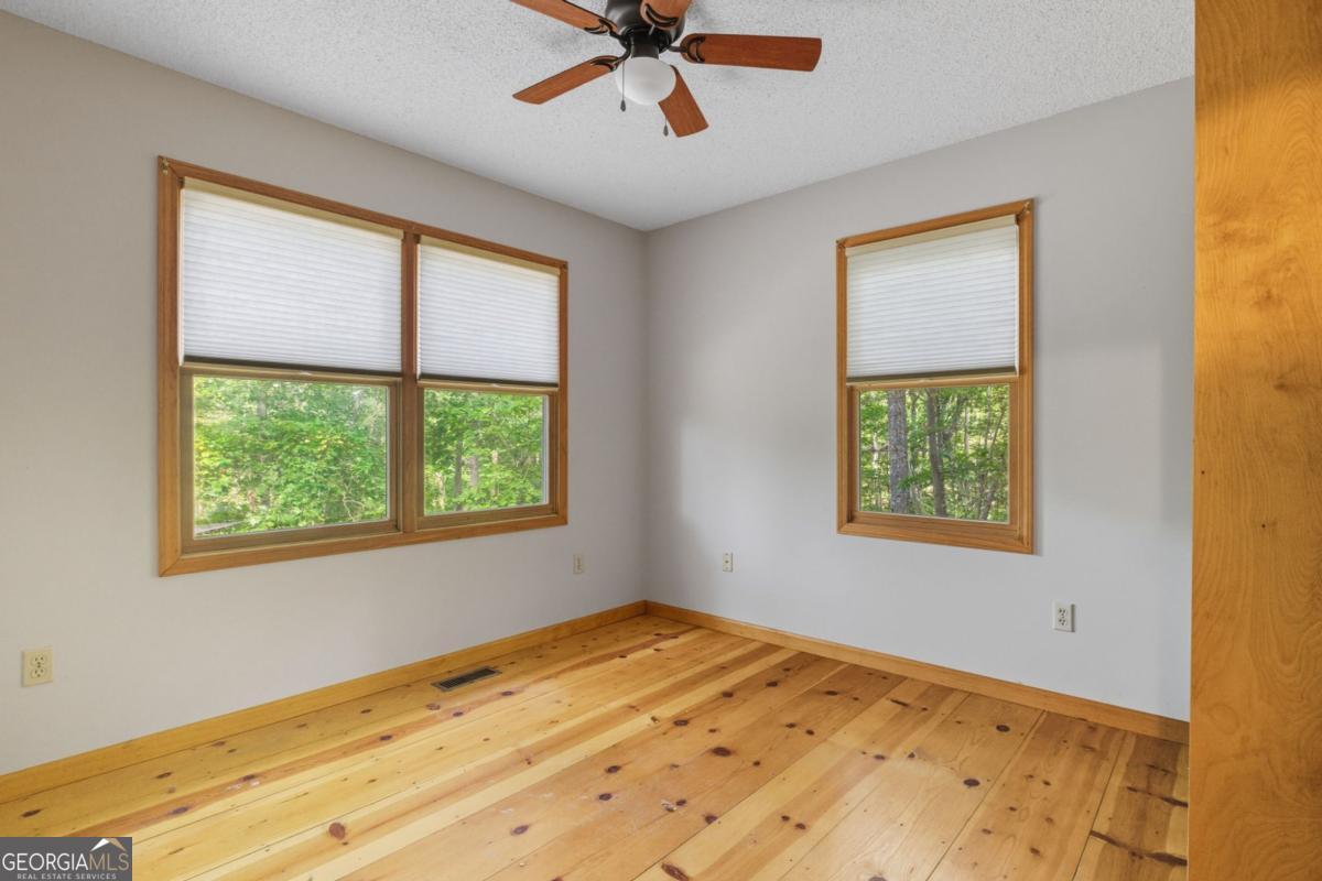 685 Riverview DR 487