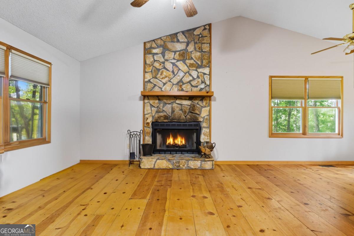 685 Riverview DR 487