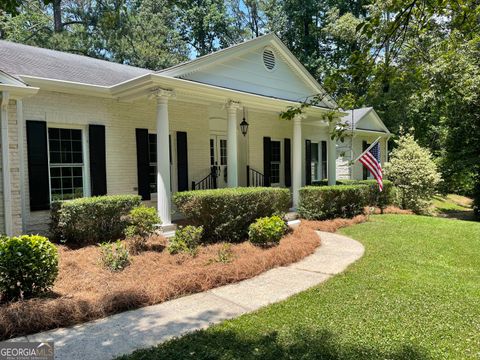 A home in Fairburn