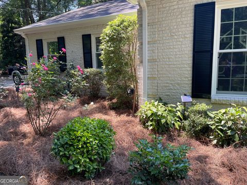 A home in Fairburn