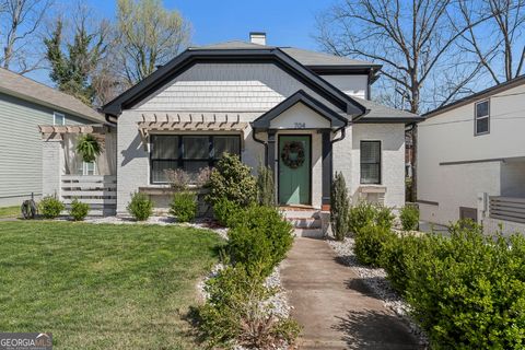 Photo of 704 Rochelle Drive SW, Atlanta, GA 30310 (MLS # 10712211)