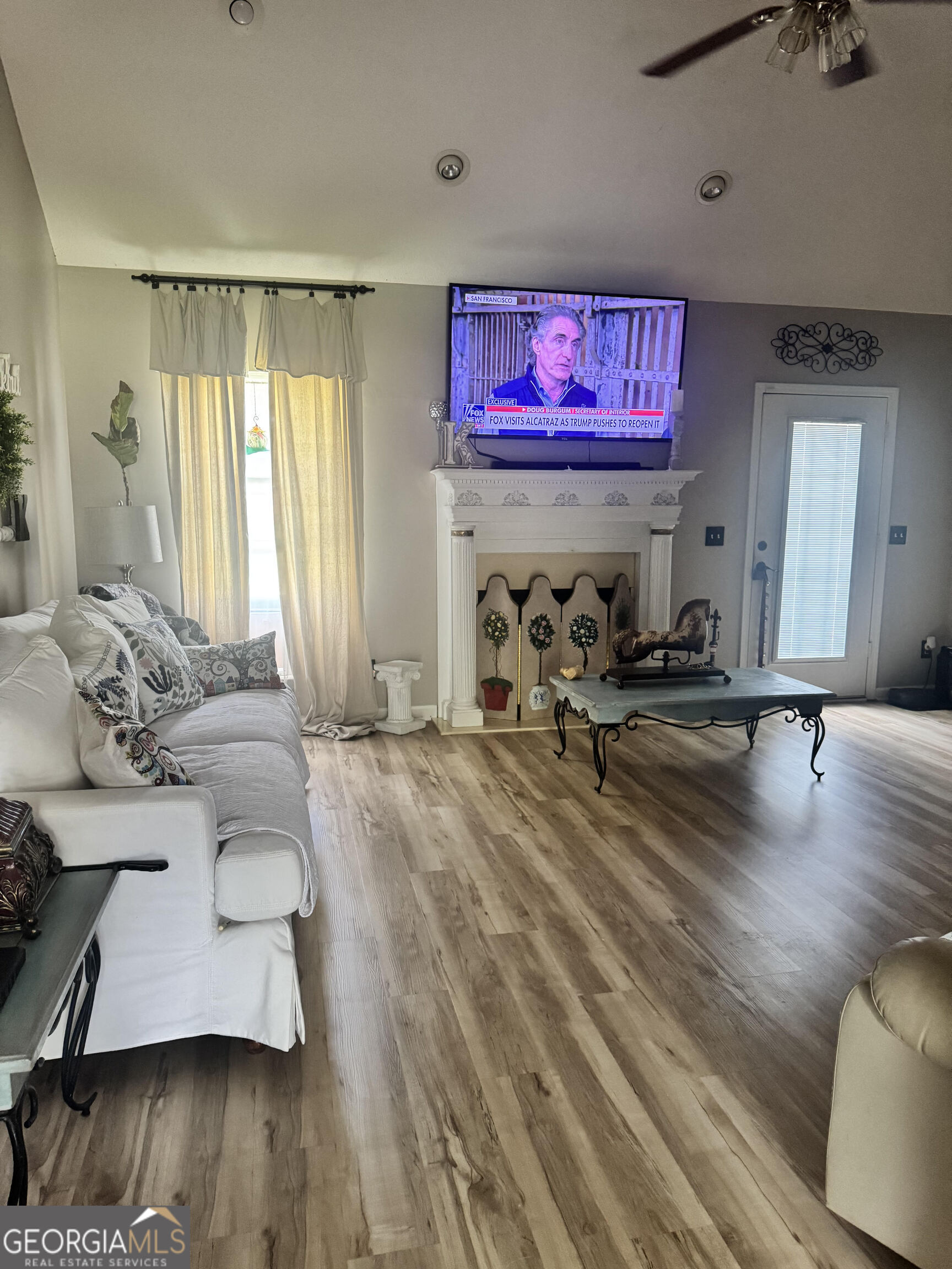313 Victoria CIR