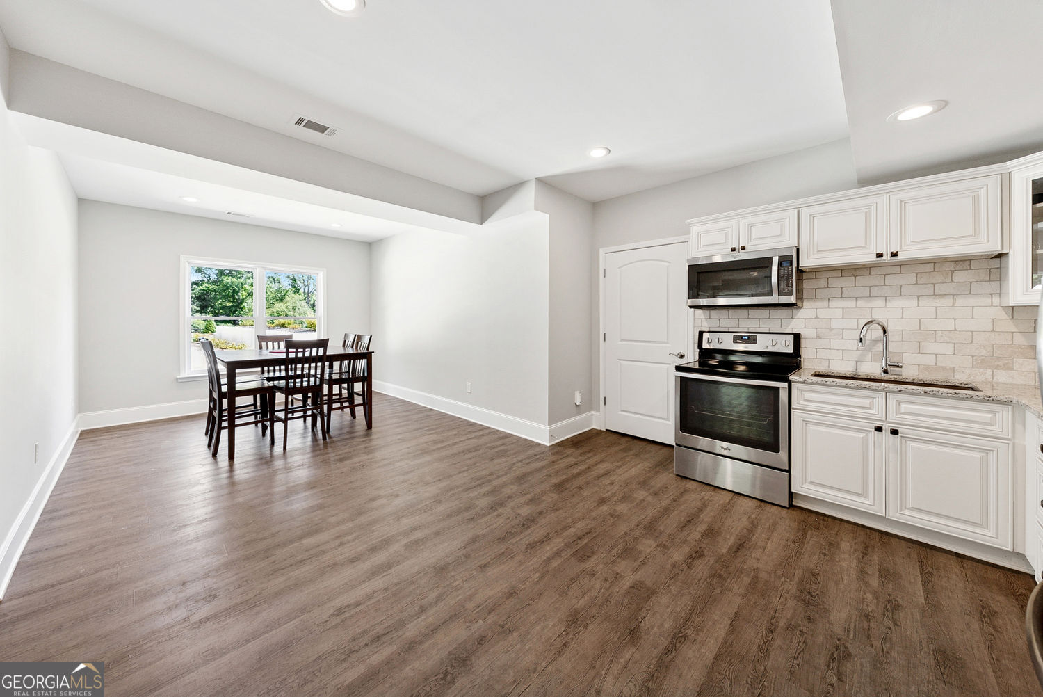 Canton, Georgia 30115, United States, 7 Bedrooms Bedrooms, ,5 BathroomsBathrooms,Residential,Active,167261