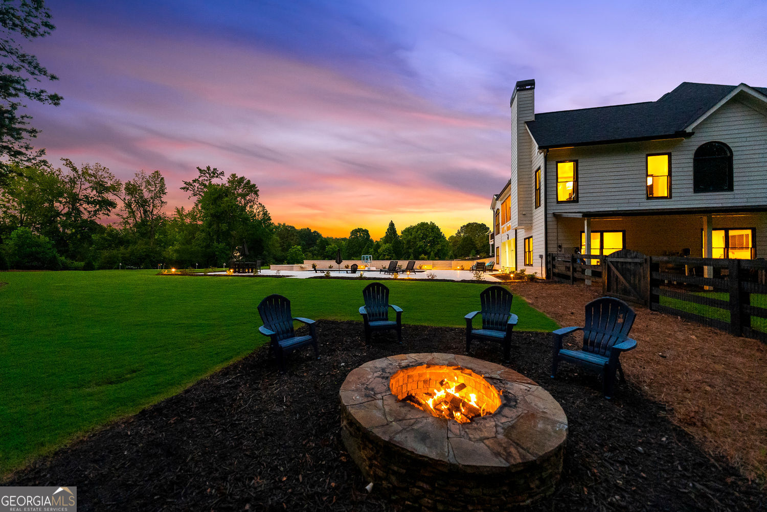 Canton, Georgia 30115, United States, 7 Bedrooms Bedrooms, ,5 BathroomsBathrooms,Residential,Active,167261