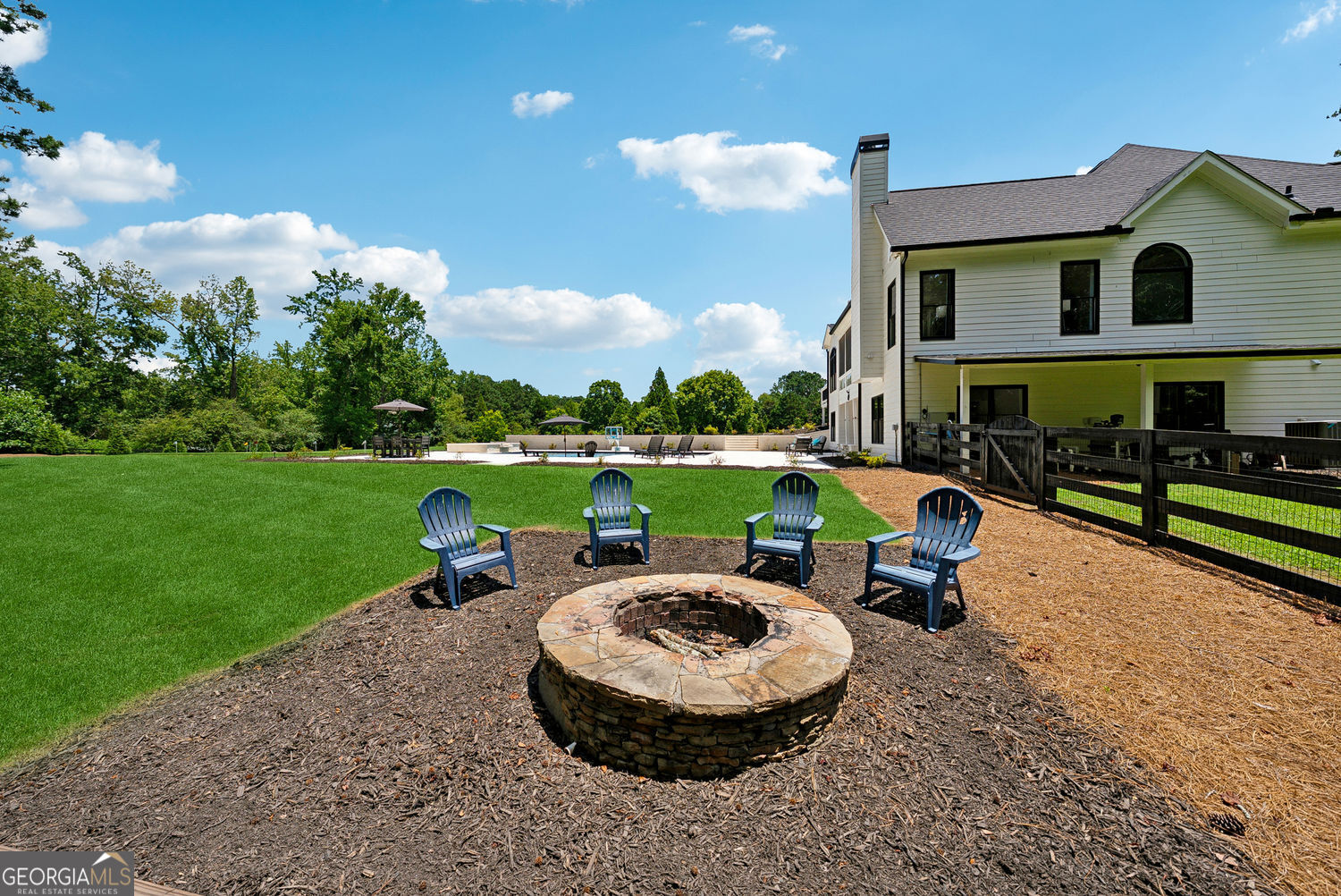 Canton, Georgia 30115, United States, 7 Bedrooms Bedrooms, ,5 BathroomsBathrooms,Residential,Active,167261