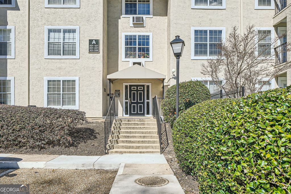 Photo of 3655 Habersham Road NE #227, Atlanta, GA 30305 (MLS # 10753290)