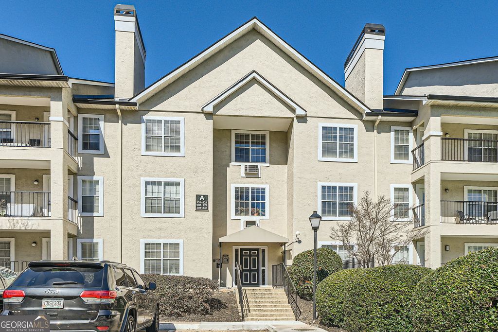 Photo of 3655 Habersham Road NE #227, Atlanta, GA 30305 (MLS # 10753290)