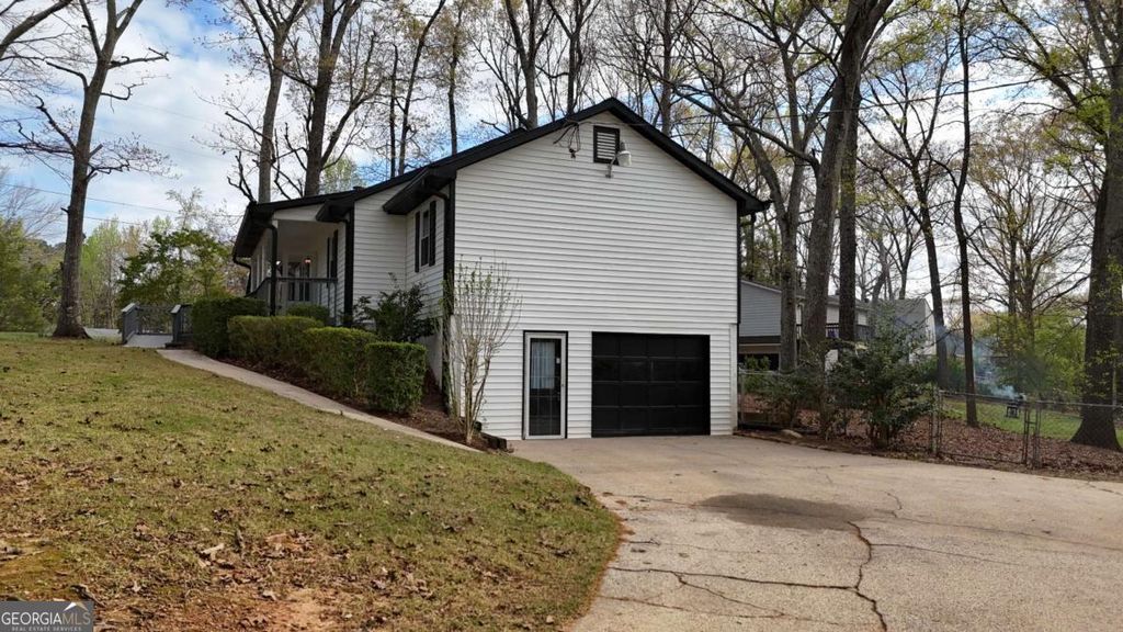 Photo of 2955 Flowers Drive, Douglasville, GA 30135 (MLS # 10756497)