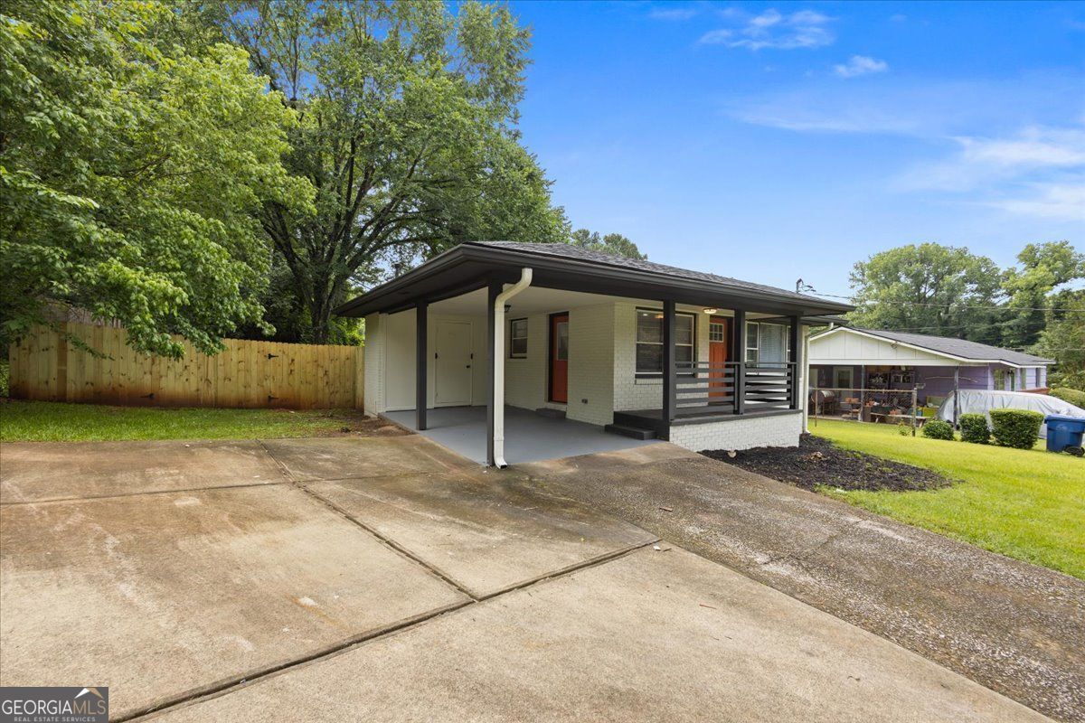 1553 McCallie BLVD NW