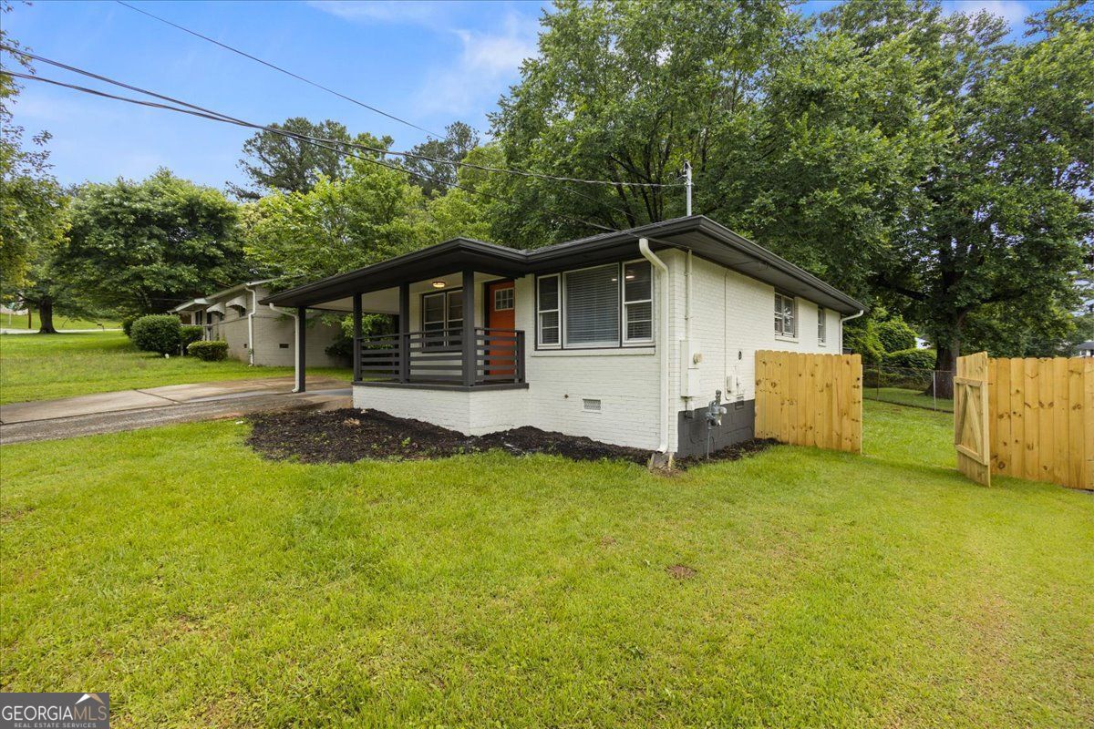 1553 McCallie BLVD NW