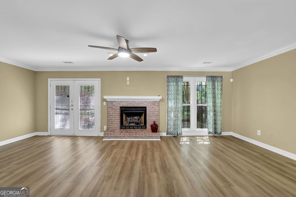 EAGLE GLEN CLUSTER HOMES - Residential