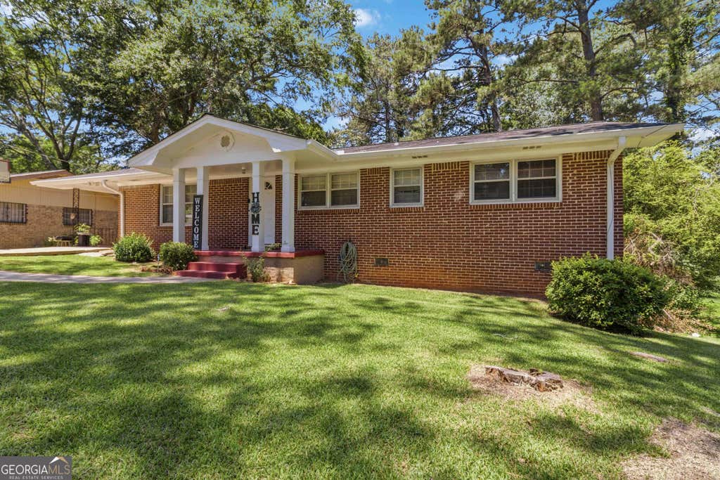 Photo of 1749 Camperdown Circle, Decatur, GA 30035 (MLS # 10779672)