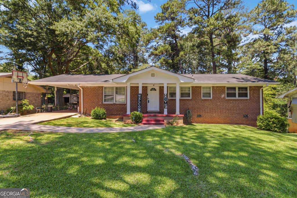 Photo of 1749 Camperdown Circle, Decatur, GA 30035 (MLS # 10779672)