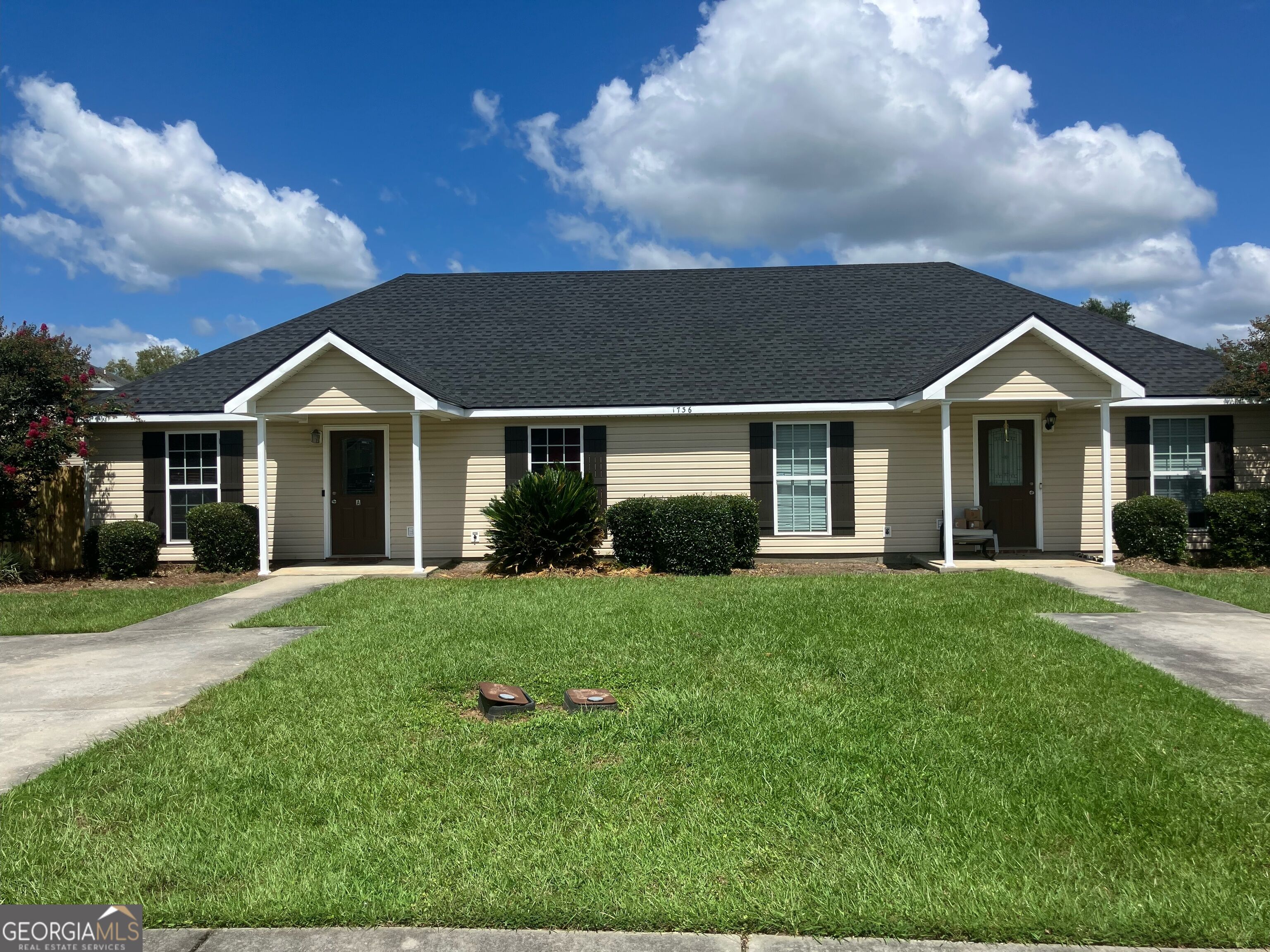 1736 Forsyth Place