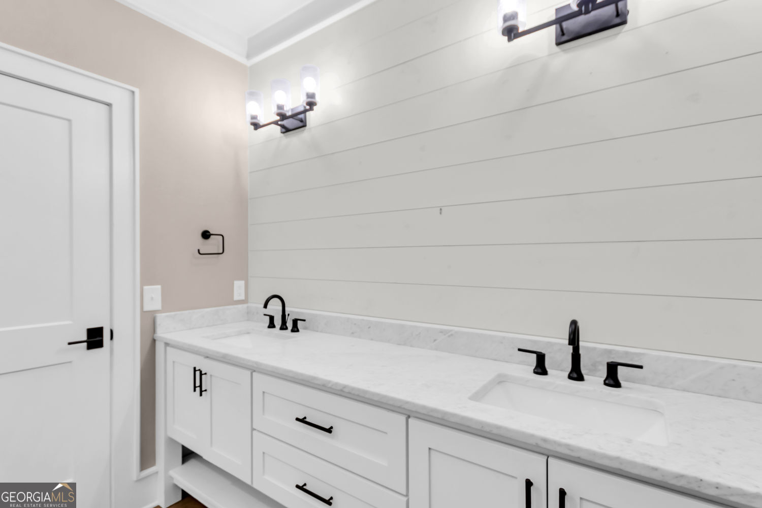 Clarkesville, Georgia 30523, United States, 3 Bedrooms Bedrooms, ,3 BathroomsBathrooms,Residential,Active,223747