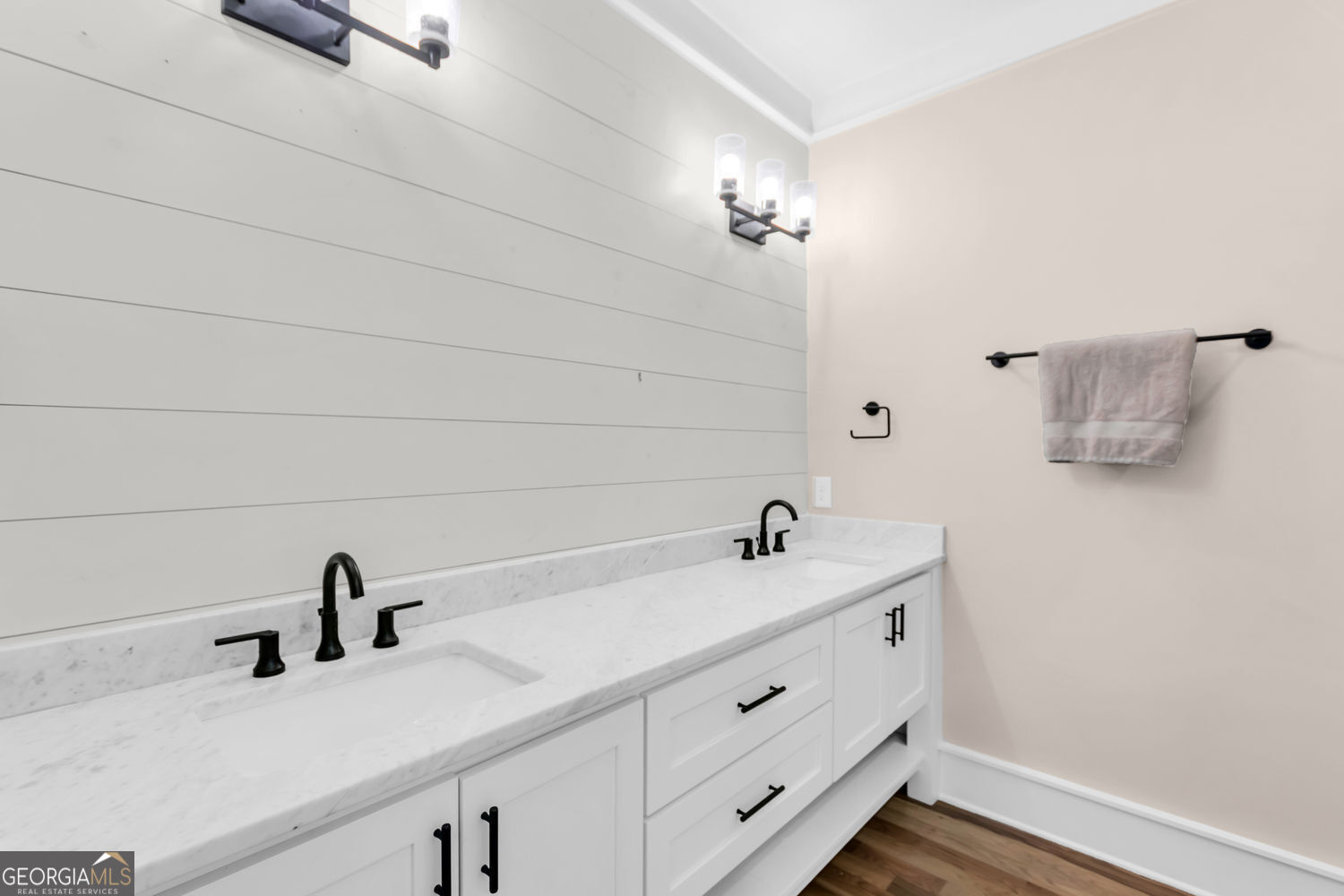 Clarkesville, Georgia 30523, United States, 3 Bedrooms Bedrooms, ,3 BathroomsBathrooms,Residential,Active,223747