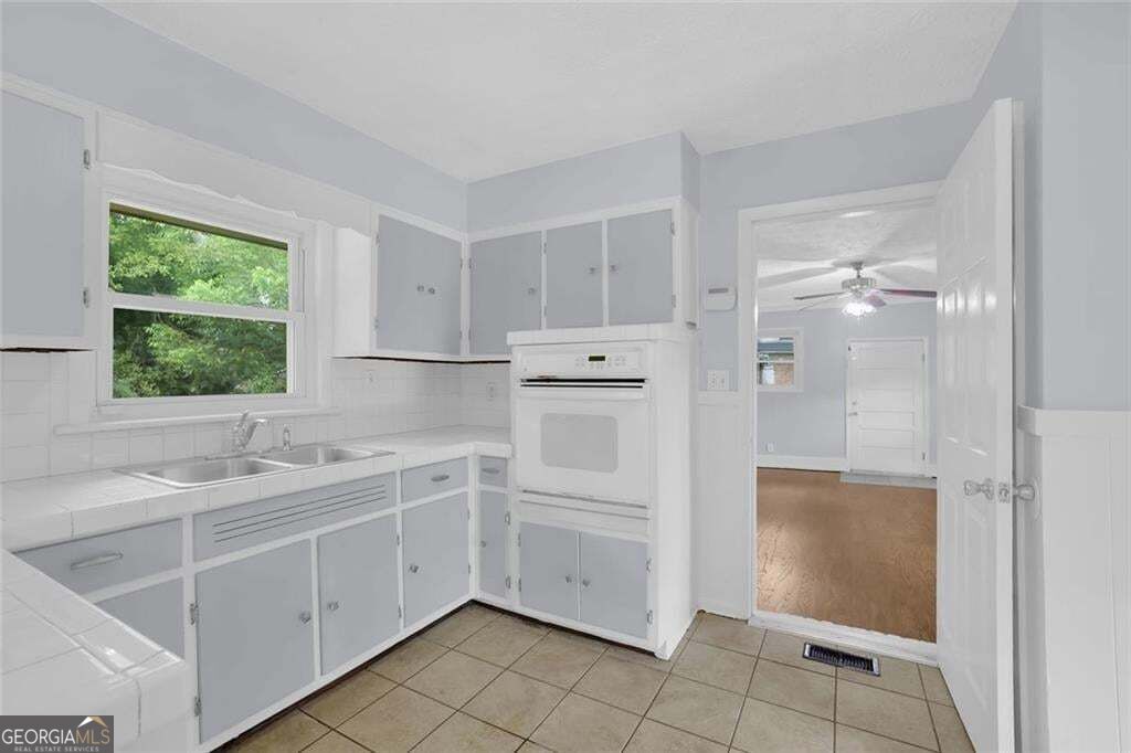1563 Rockbridge RD