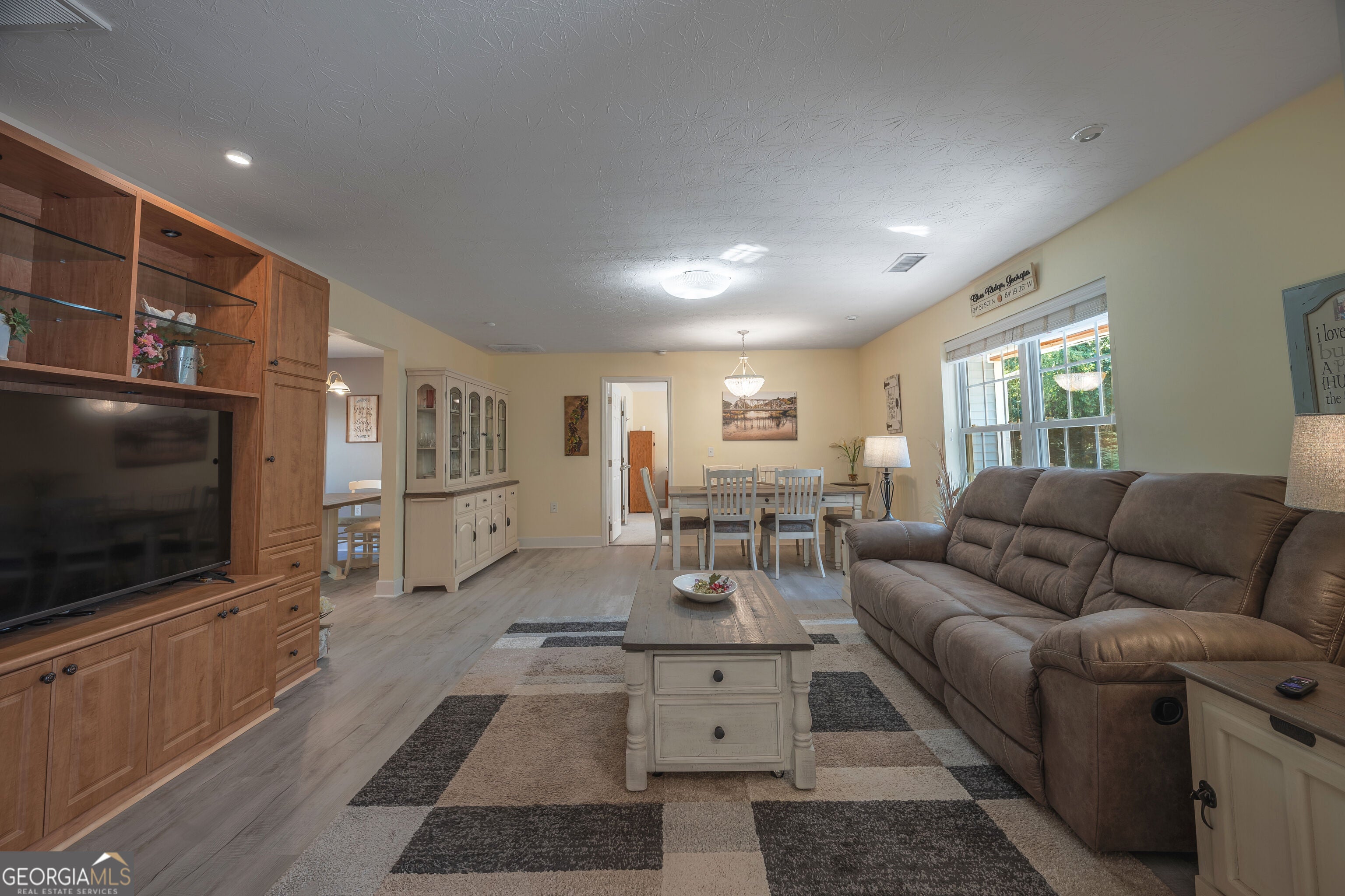 207 Dogwood DR
