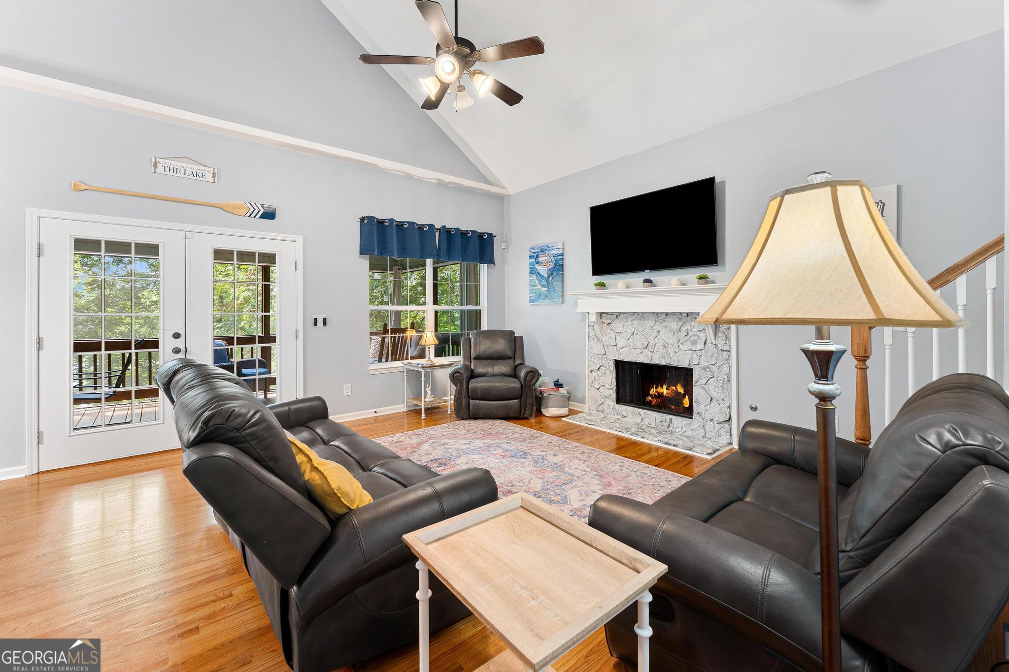 933 Rue Fleur De Lis