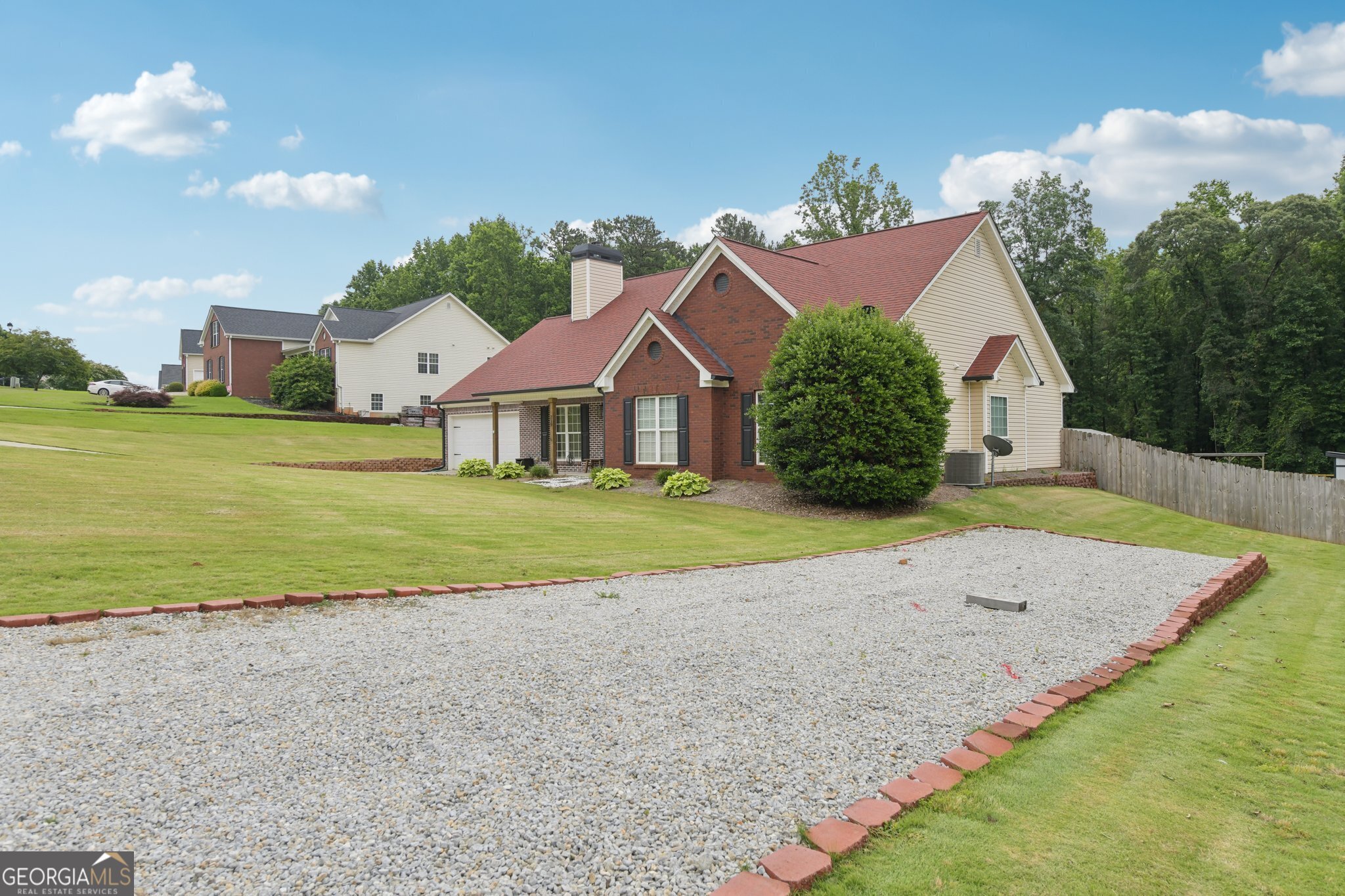 219 Summit Chase DR