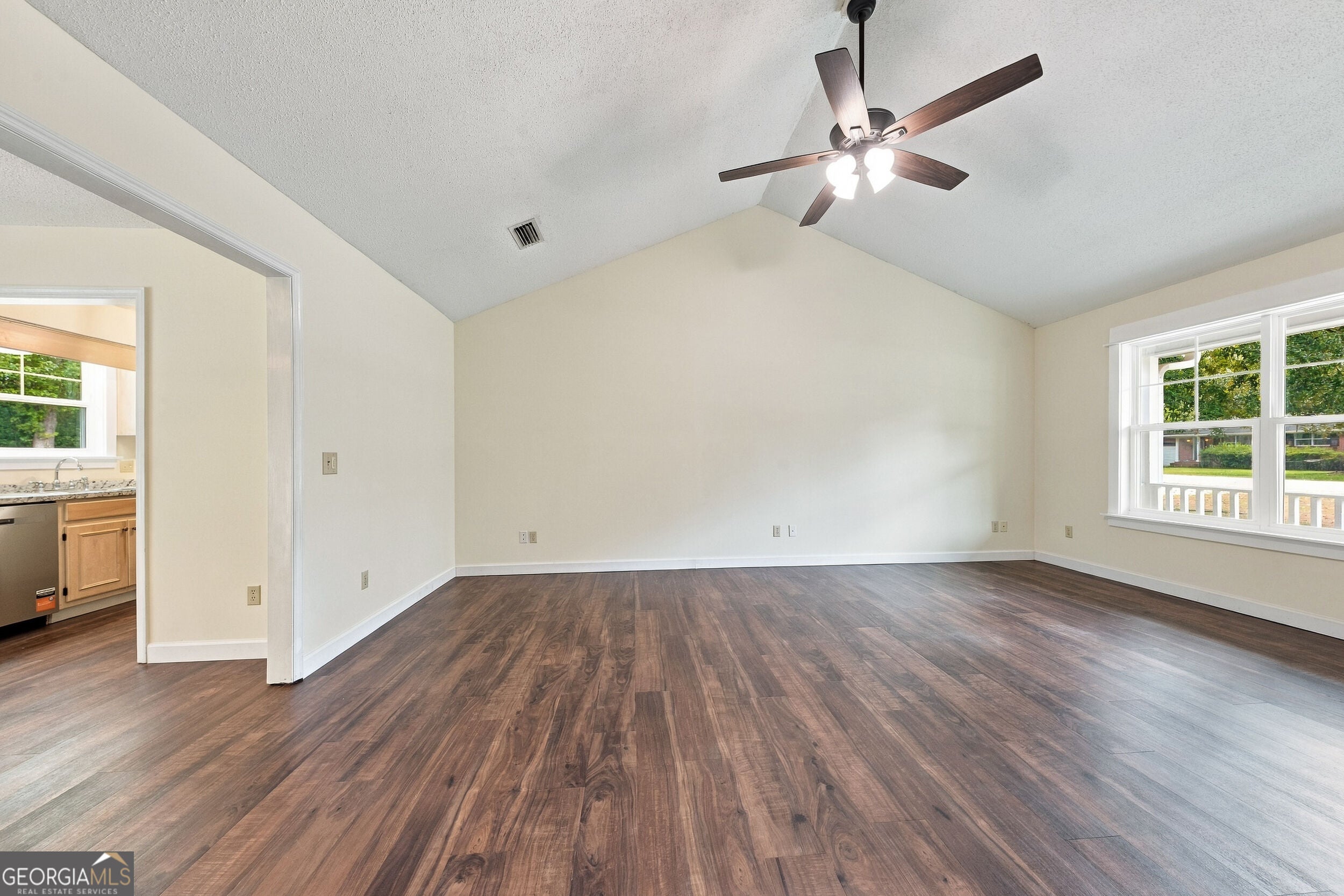 703 E Bay AVE