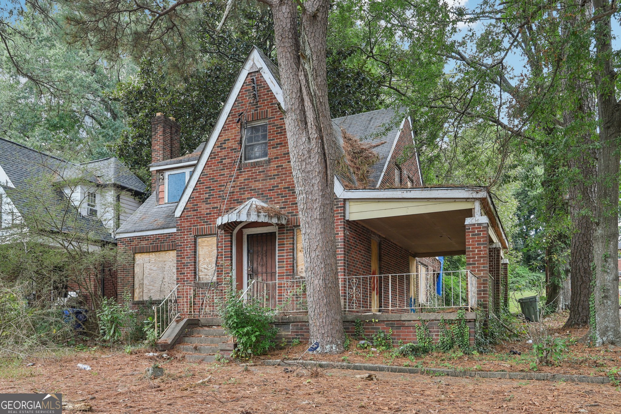 1193 M L King Jr DR SW