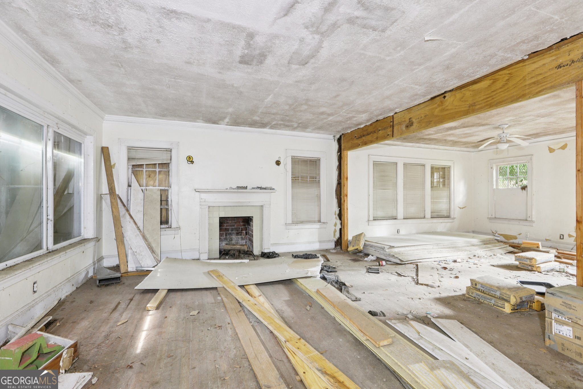 1193 M L King Jr DR SW