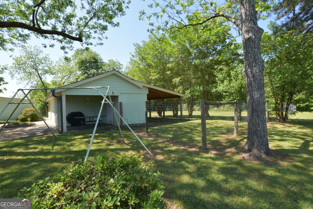 Photo of 6629 Hawkinsville Road, Macon, GA 31216 (MLS # 10757243)