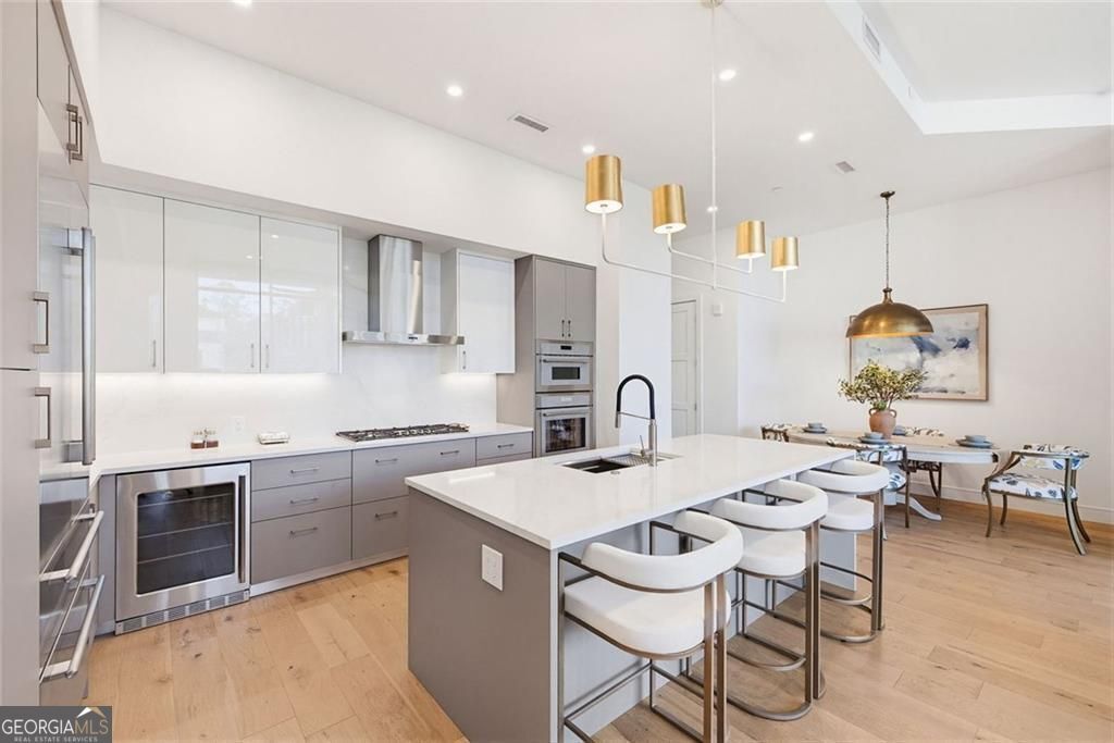 Photo of 2425 Peachtree Road NE #412, Atlanta, GA 30305 (MLS # 10734721)