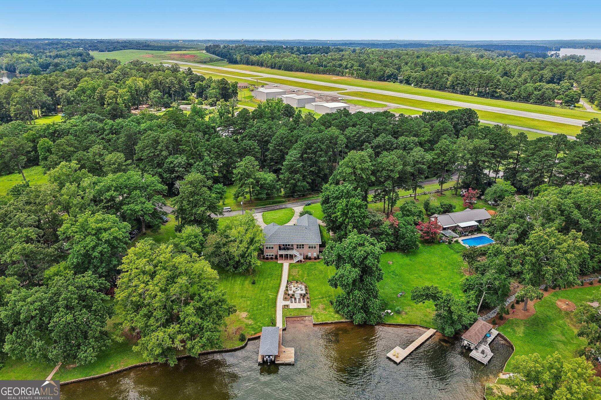 115 Lakeshore CT NE