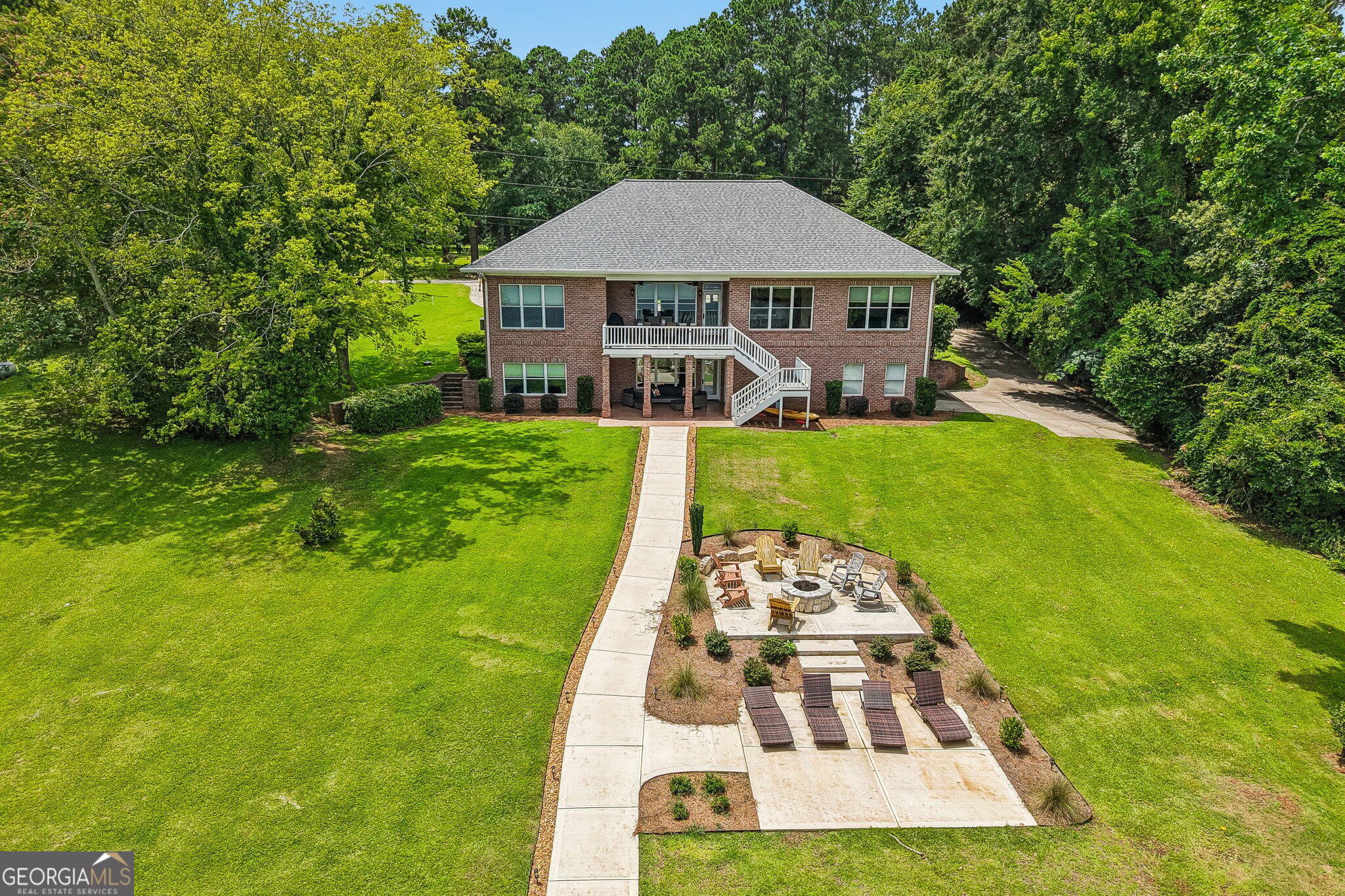 115 Lakeshore CT NE