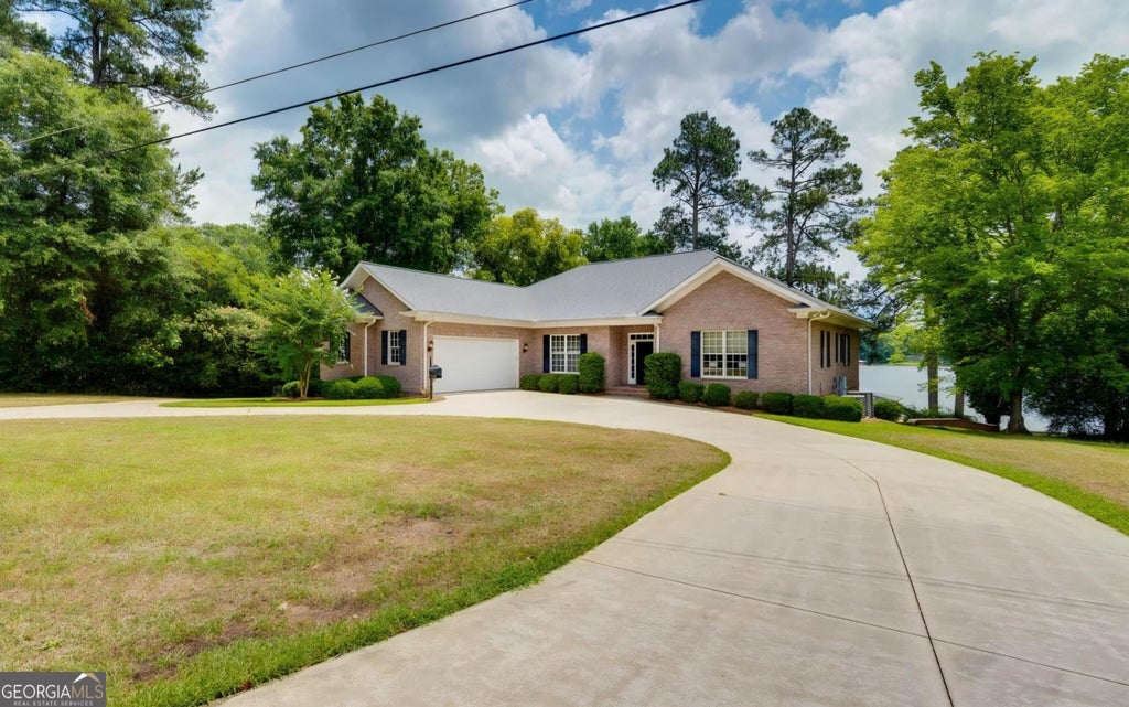 Photo of 115 Lakeshore Court NE, Milledgeville, GA 31061 (MLS # 10785830)