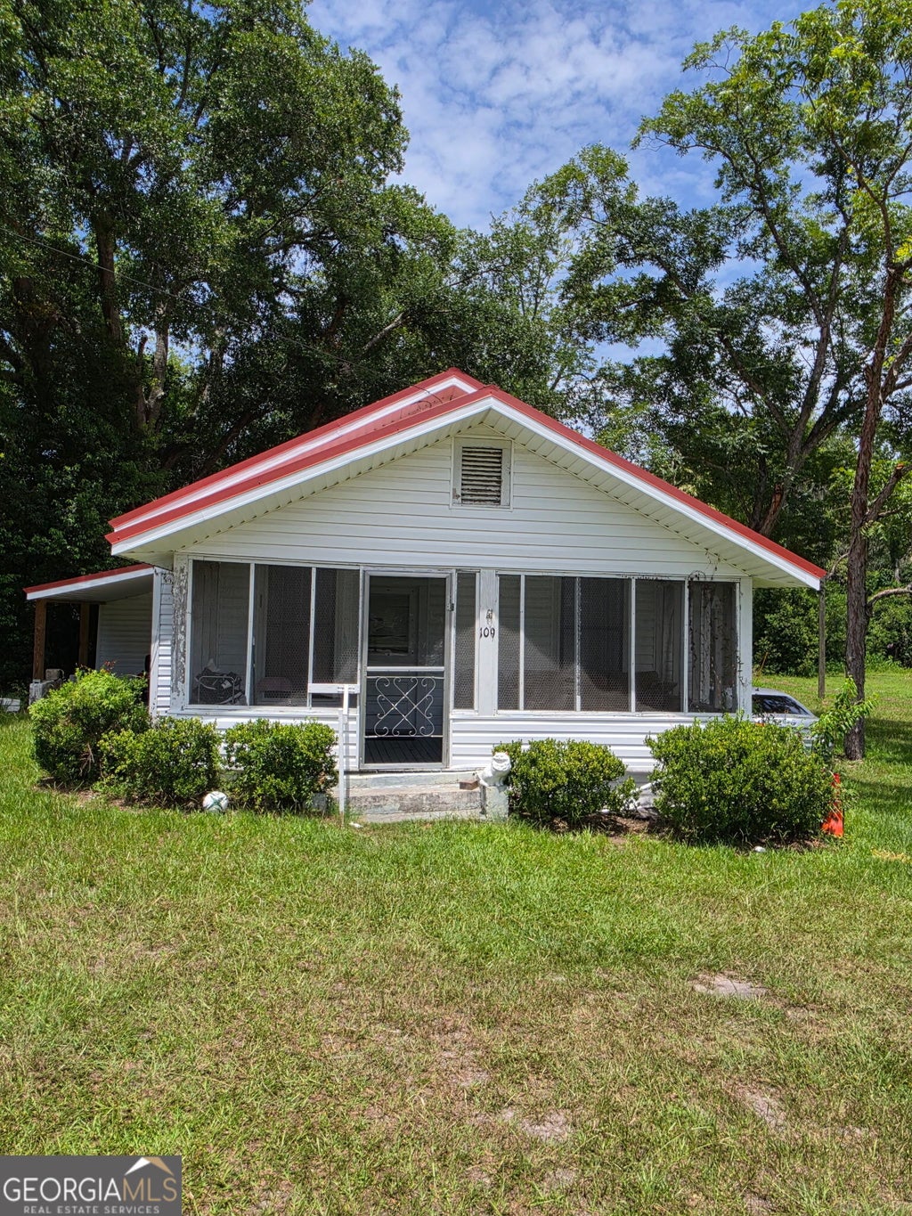 Photo of 109 Dewey Street, Waycross, GA 31501 (MLS # 10804659)