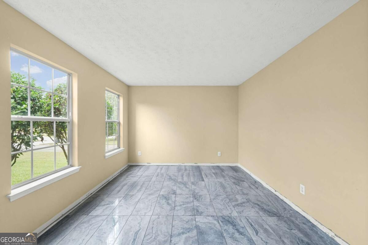 9426 Carnes Crossing CIR