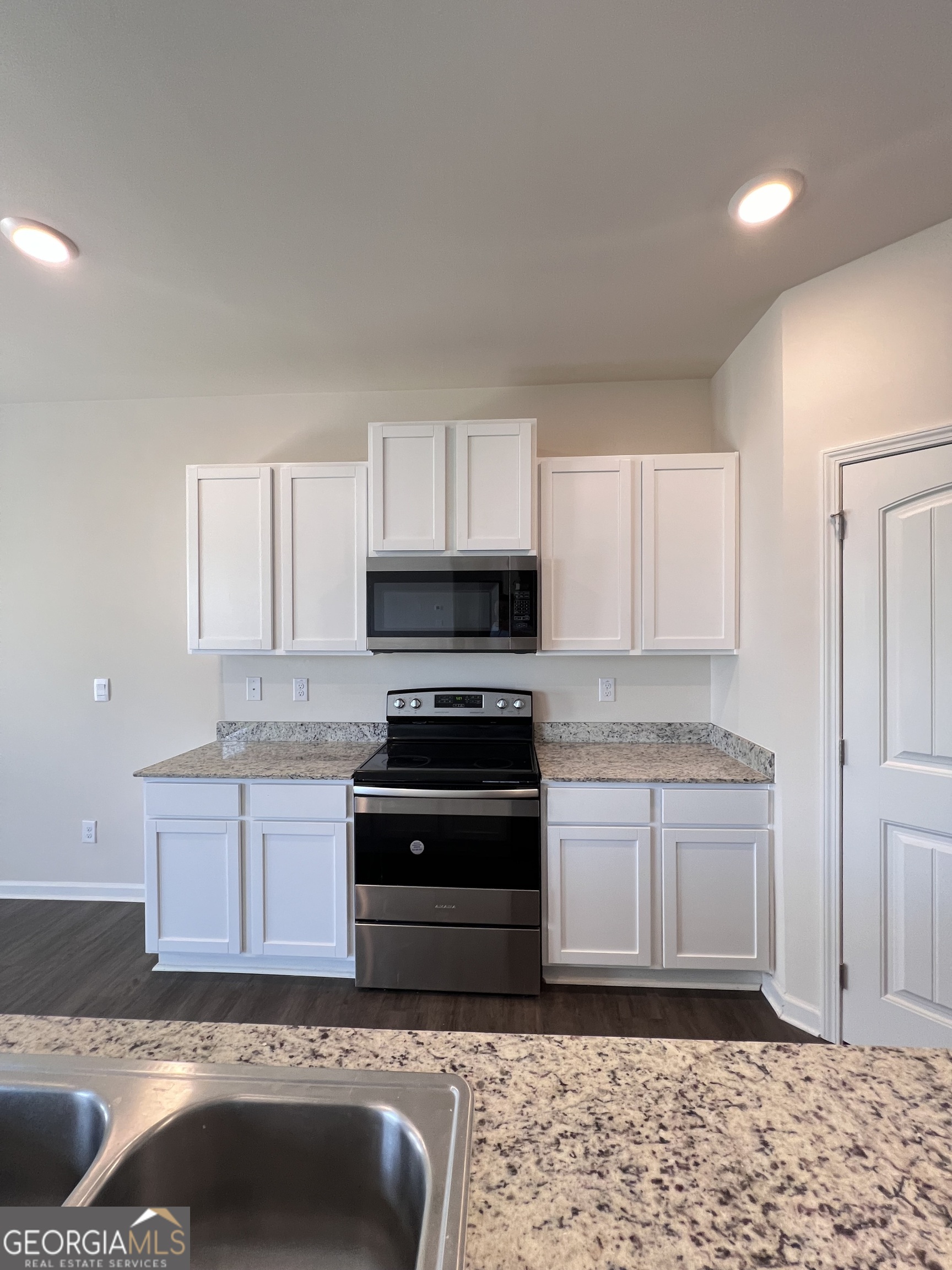 393 Walnut Grove WAY