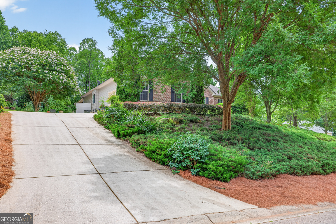 28 Montvale DR