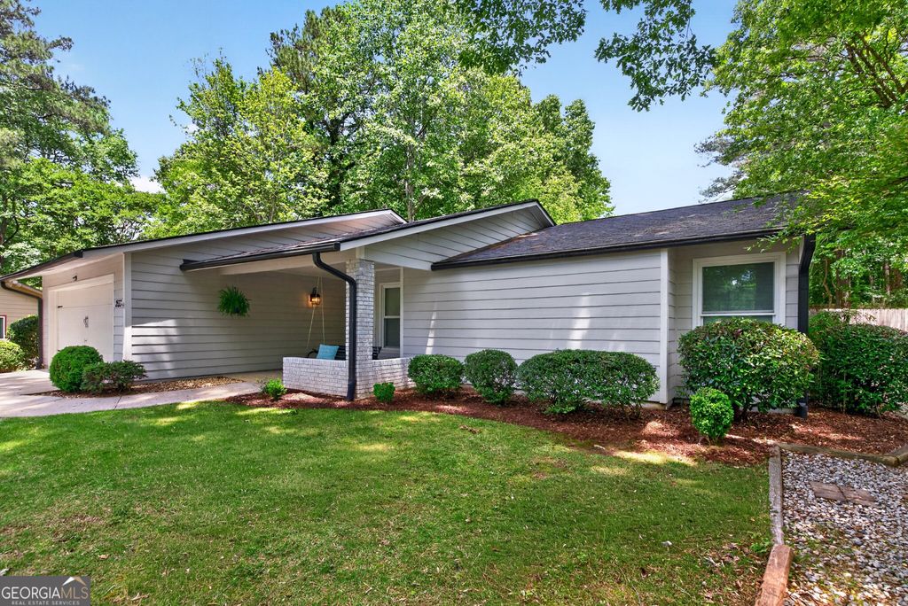 Photo of 208 Driftwood Lane, Peachtree City, GA 30269 (MLS # 10757177)