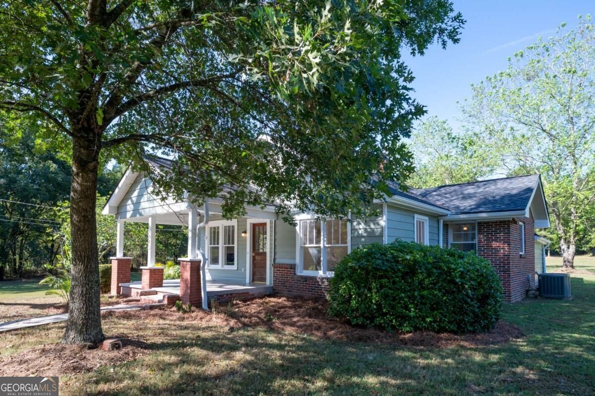 1943 Moores Ferry RD SW