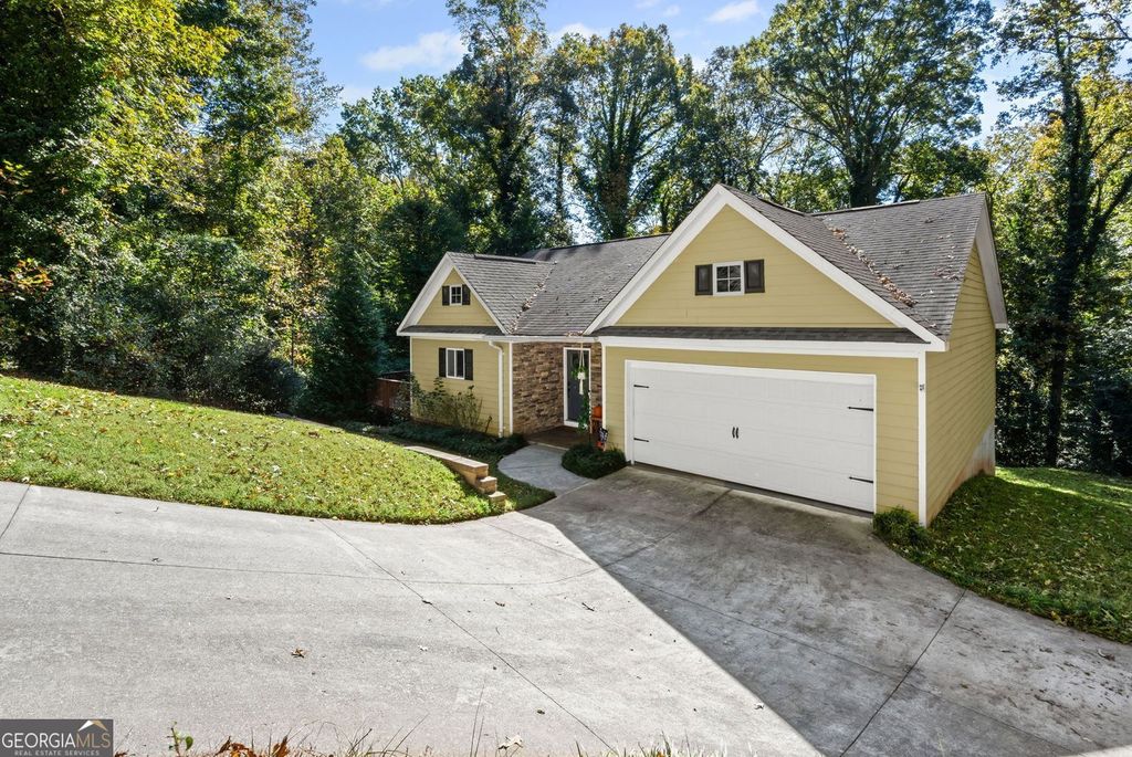Photo of 3675 Rosedale Circle, Gainesville, GA 30506 (MLS # 10632189)